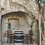 In Pietra Di Tufo Ischitana, Forio