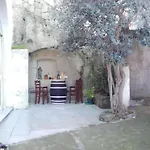 In Pietra Di Tufo Ischitana, Forio Forio di Ischia