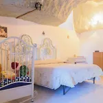 In Pietra Di Tufo Ischitana, Forio Forio di Ischia